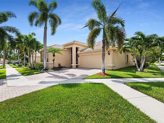 3rd image of 3938 Palladium Shore Dr