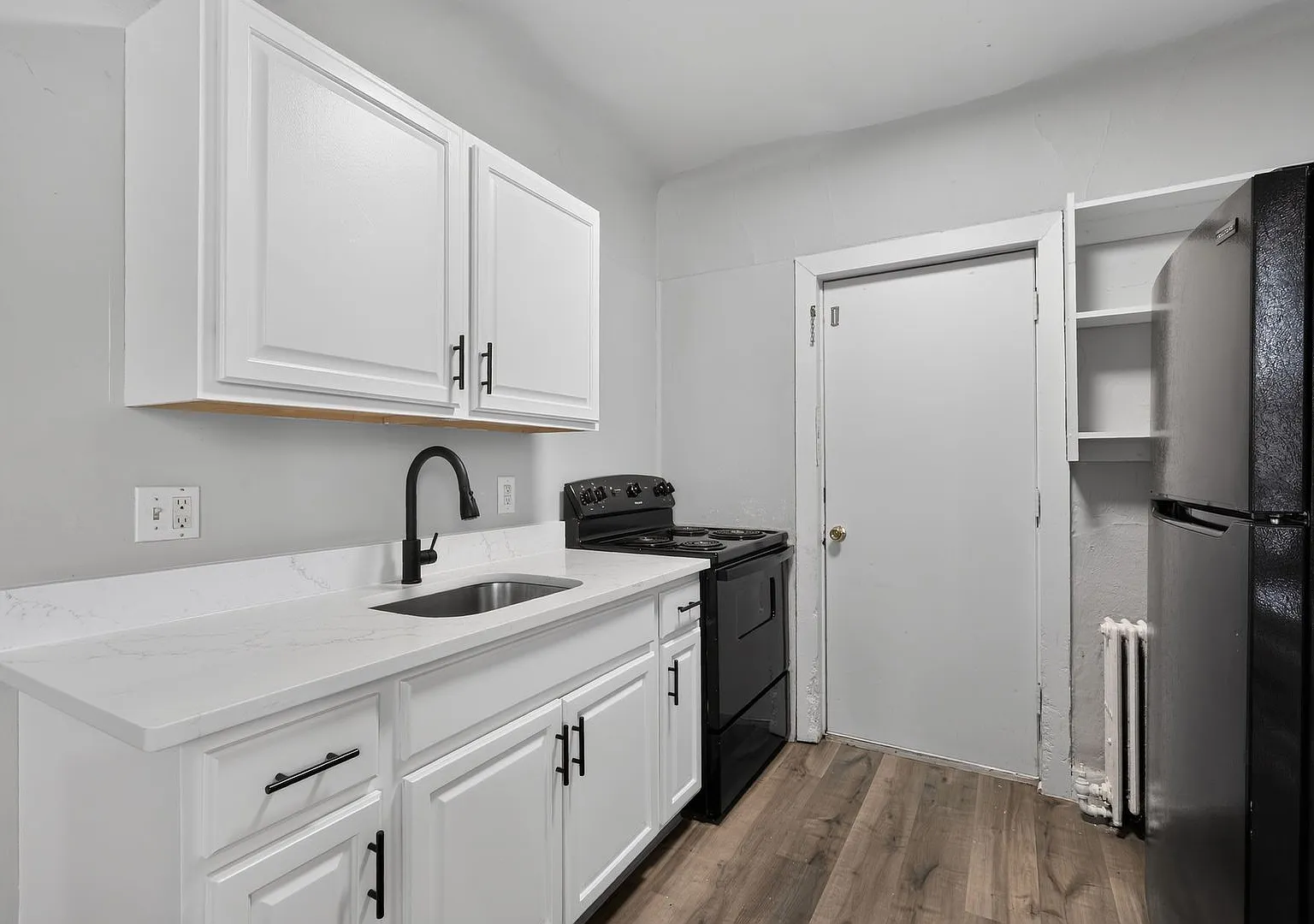 332 W Washington St — Photo 2