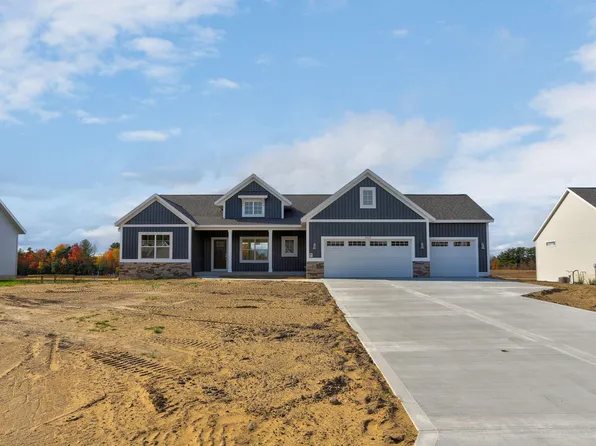 9423 Shoreway Dr, West Olive, MI 49460