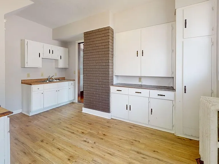 1427 Shorb Ave NW — Photo 1