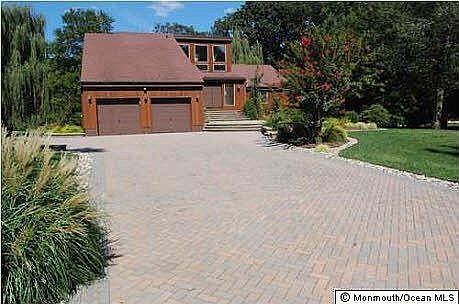 Doublewide paver drivway