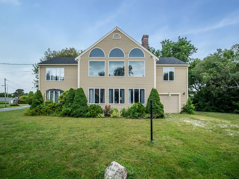 Single family residence in North Falmouth sells for $2.1 million 