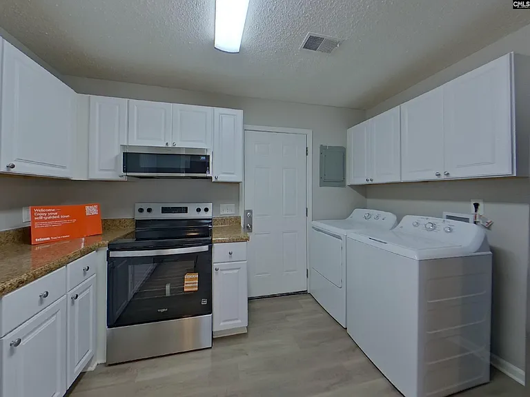 13 Dyers Hall Ct — Photo 4
