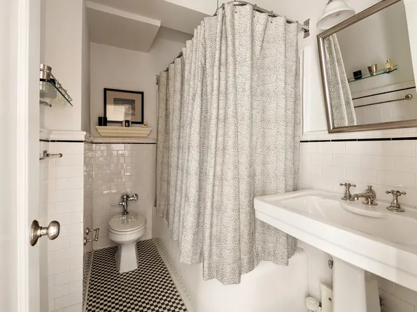 25 Central Park West image 9 of 21