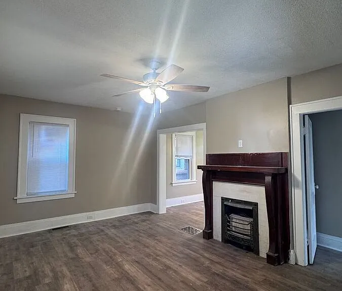 306 Poplar St — Photo 2