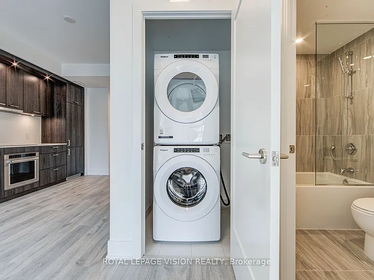 858 Dupont St #526 — Photo 19