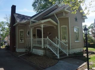 1738 E Main St, West Frankfort, IL 62896