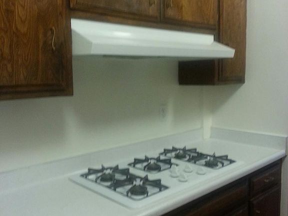 4th image of 5339 Newcastle Ave Unit 105