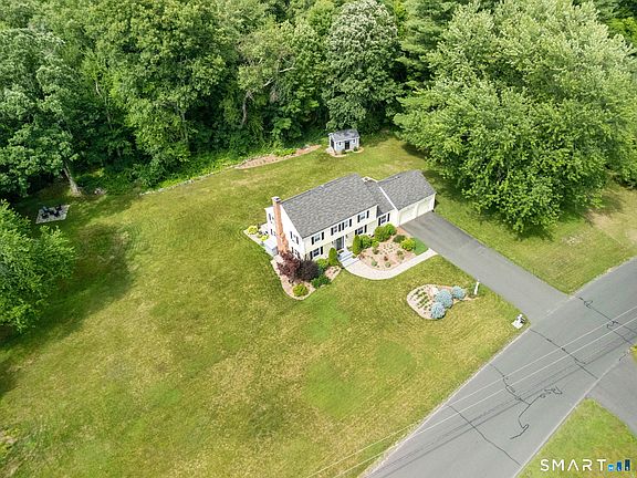 2nd image of 4 Lincoln Lane