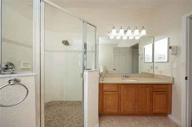 2920 Willow Creek Ln — Photo 44