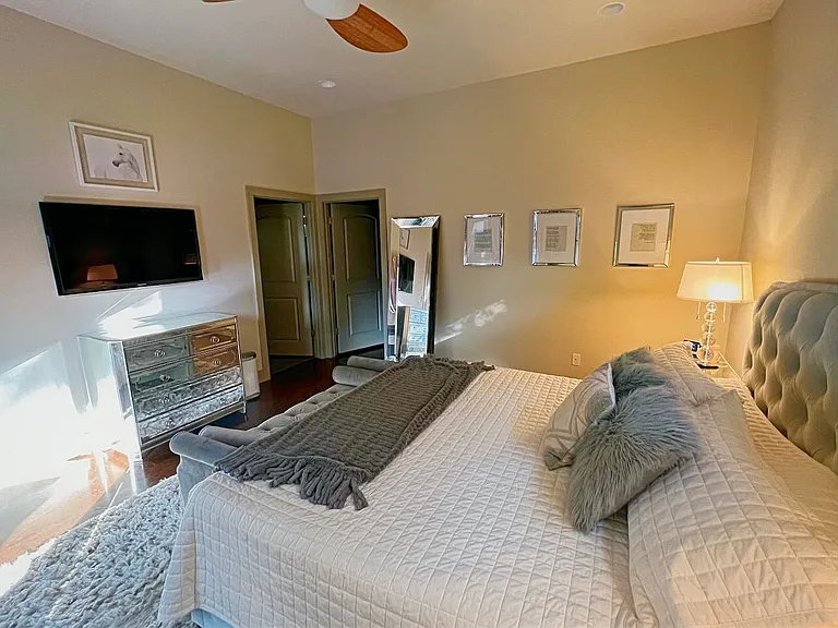 907 Cardinal Ln — Photo 10