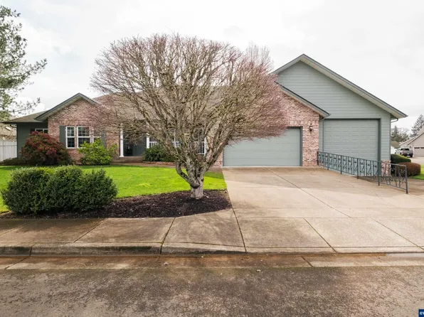 840 Glen Oak Dr, Lebanon, OR 97355