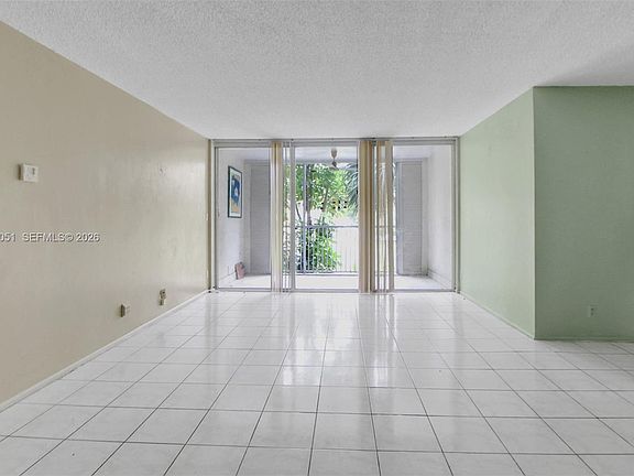 4th image of 942 NE 199th St #2F