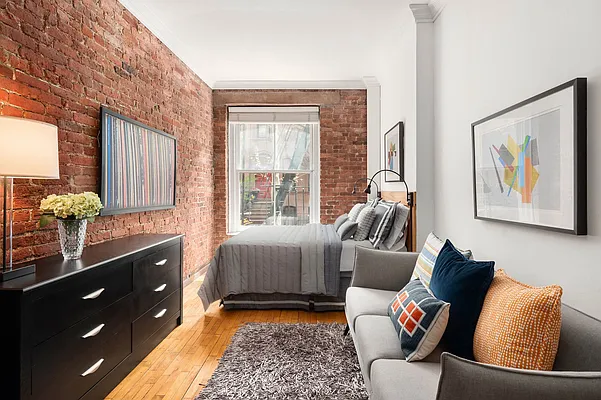 Sold by Compass | media 2