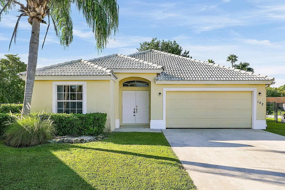 3 bed, 2.0 bath, 1610 sqft, $2,970 — Photo 1