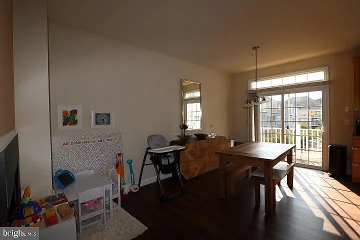 308 Garden View Sq — Photo 5
