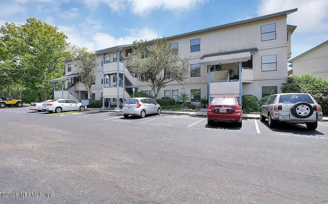 2 bed, 2.0 bath, 1115 sqft, $1,300 — Photo 2