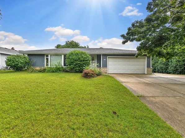 7562 South Highfield COURT, Oak Creek, WI 53154