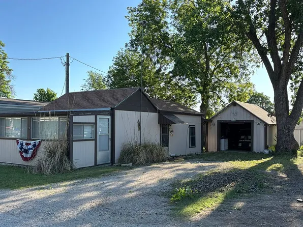73 2nd St, Geneseo, KS 67444