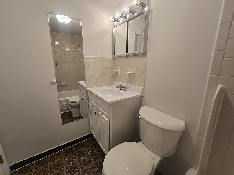 302 W 76th St #2D — Photo 6