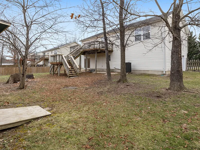 359 Montgomery Cir — Photo 45