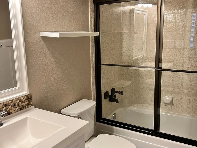 5554 Cypress St — Photo 14