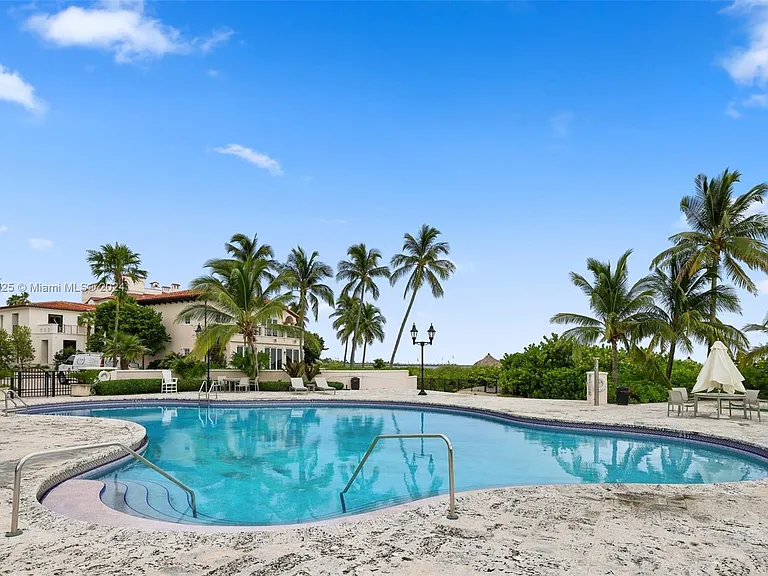 19127 Fisher Island Dr #19127 — Photo 46