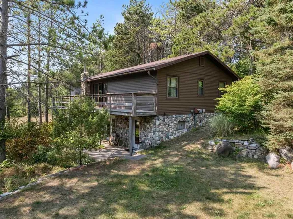 9601 Maple Grove Rd, Charlevoix, MI 49720