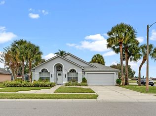 2632 Hawthorne Ln, Kissimmee, FL 34743