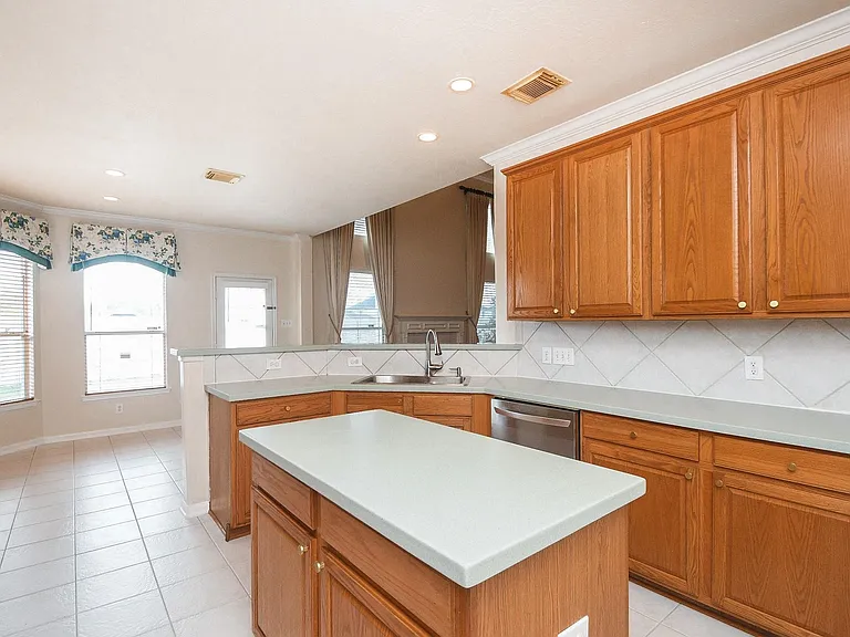 14234 Silver Glade Ln — Photo 8