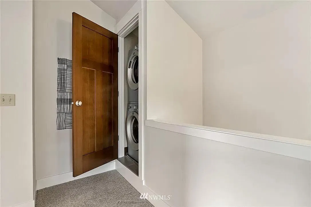 3 bed, 1364 sqft, $4,100 — Photo 4