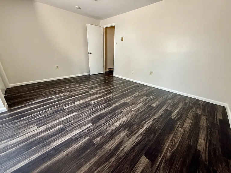230 W Madison St #3 — Photo 19