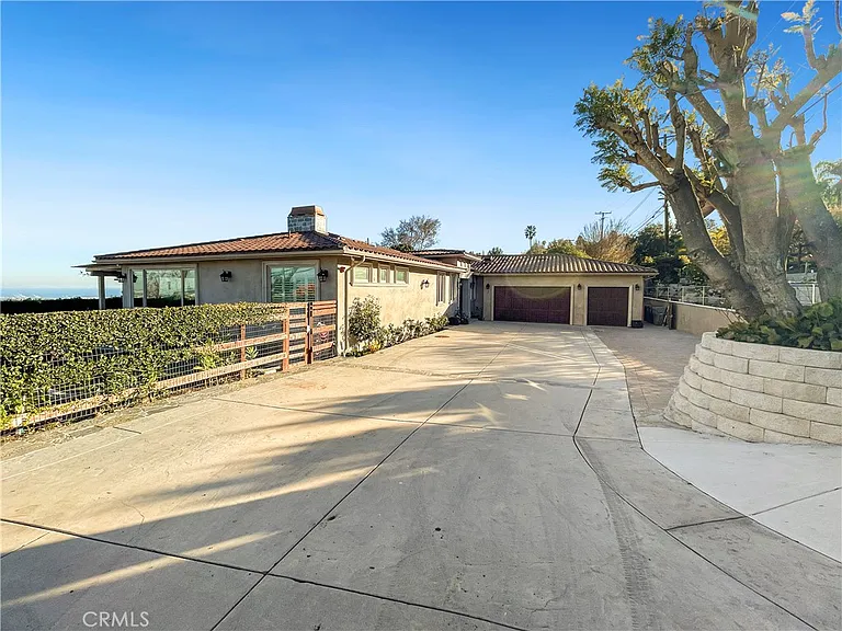 2 Stallion Rd — Photo 36