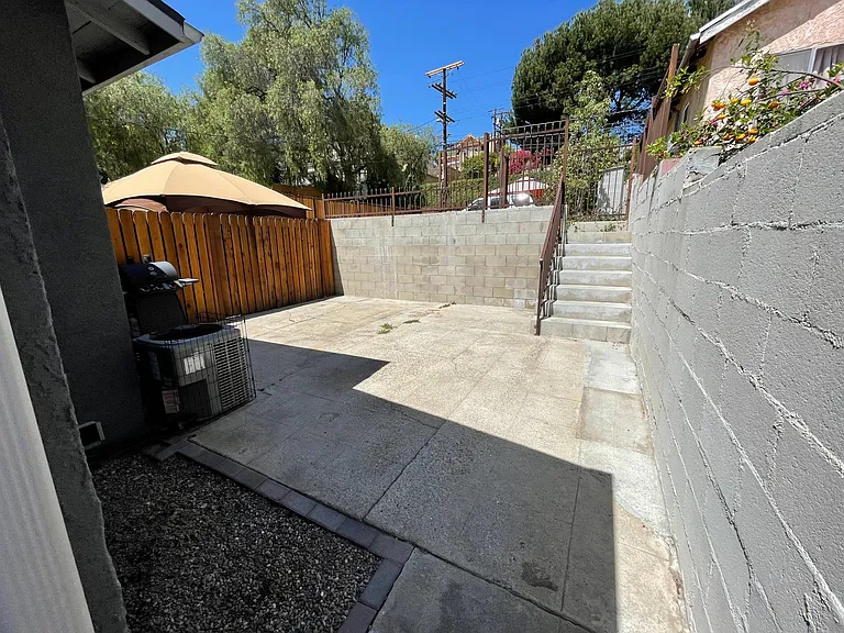 3409 W 27th St — Photo 9