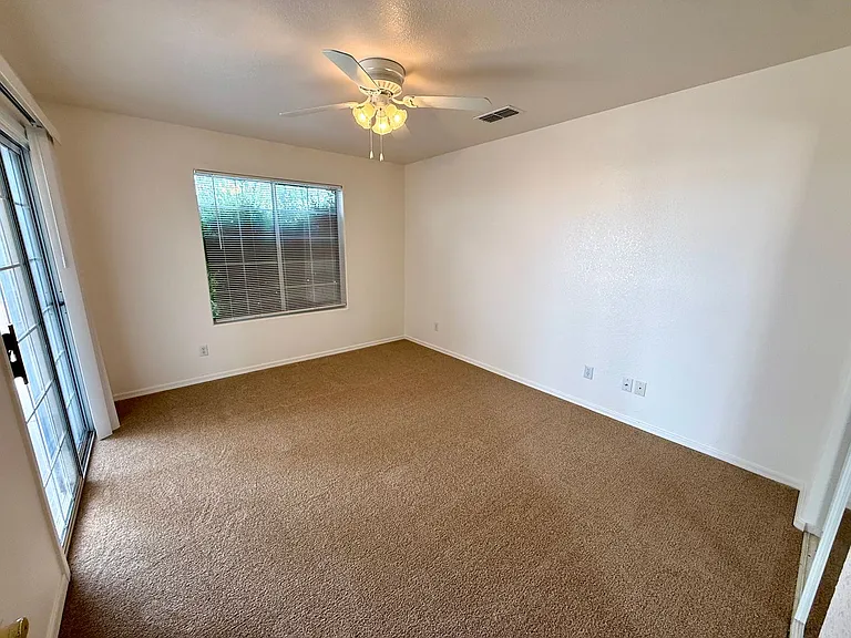 660 Country Club Dr — Photo 19