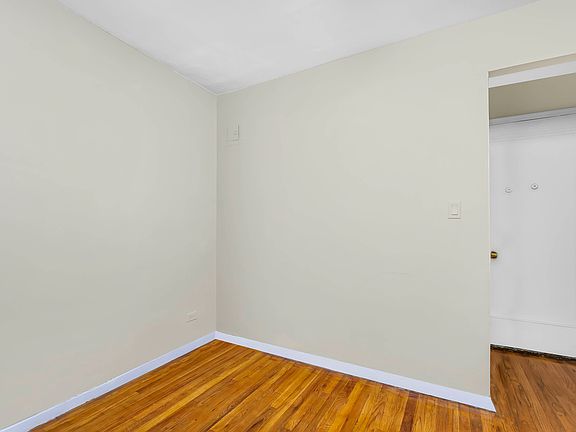 5th image of 8830 182nd St