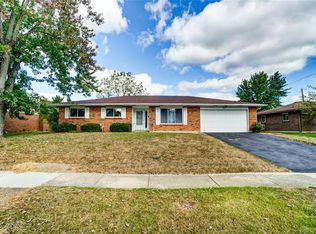 215 Southerly Hills Dr, Englewood, OH