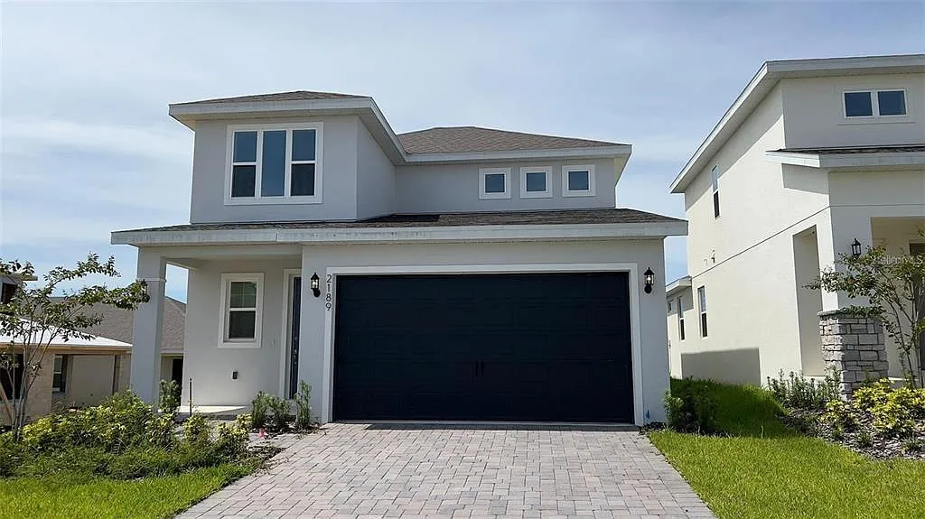4 bed, 2.5 bath, 2100 sqft, $3,590 — Photo 1