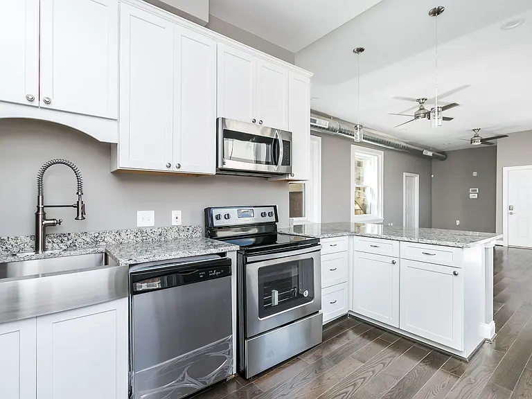 411 N Charles St #3B — Photo 8
