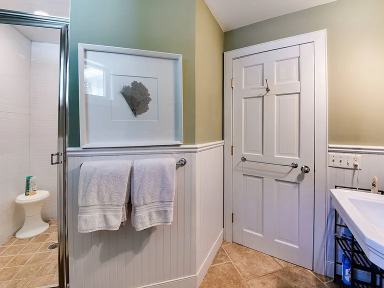 641 Montauk Hwy — Photo 12