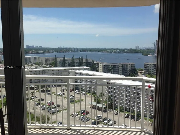 18011 Biscayne Blvd #1503 — Photo 10