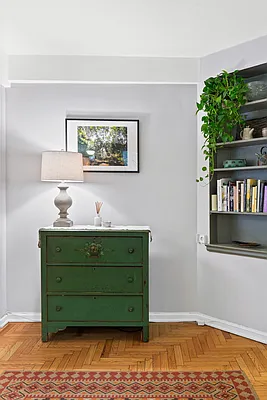 Sold by Compass | media 23