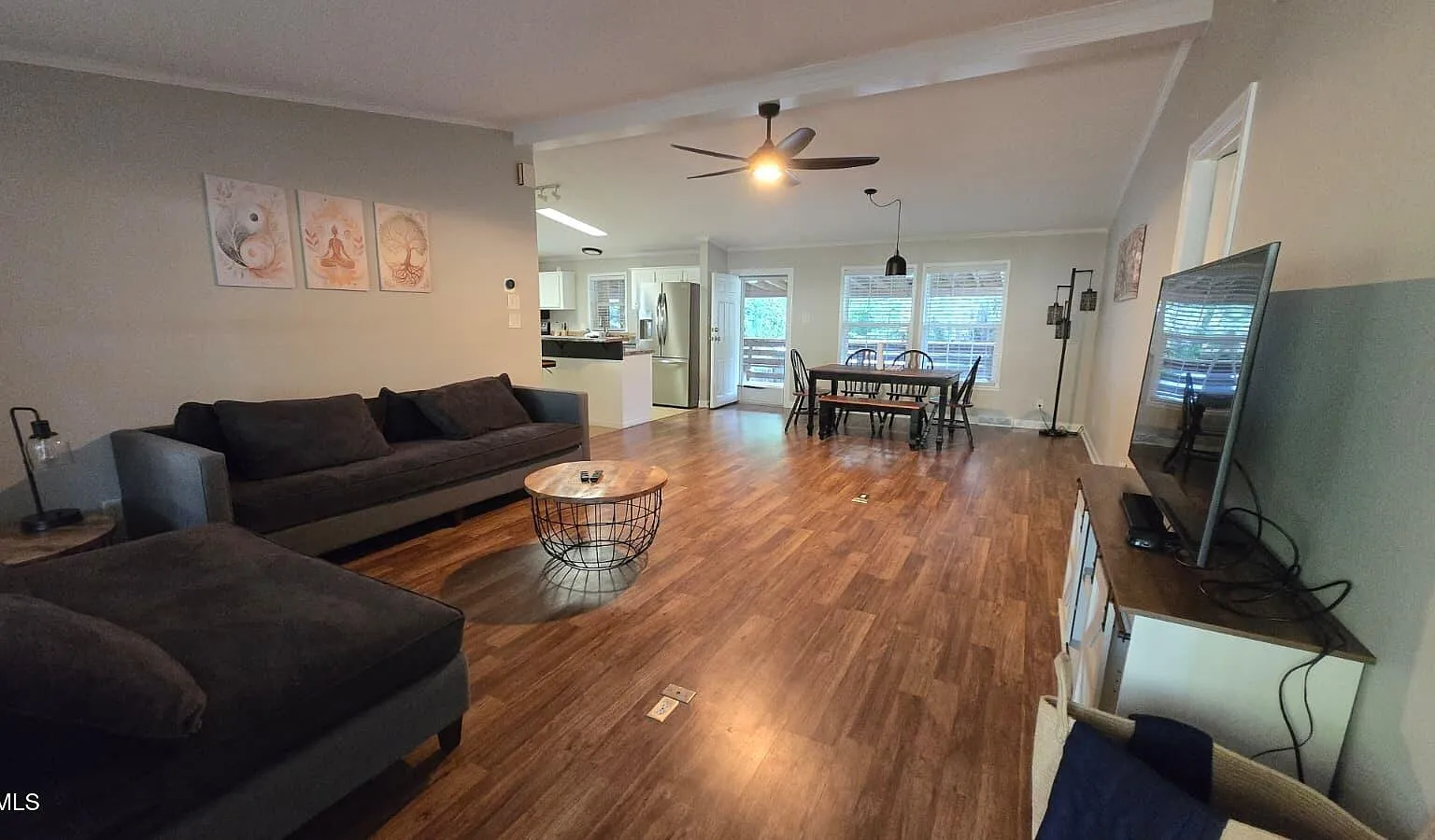 3 bed, 2.0 bath, 1440 sqft, $3,100 — Photo 3