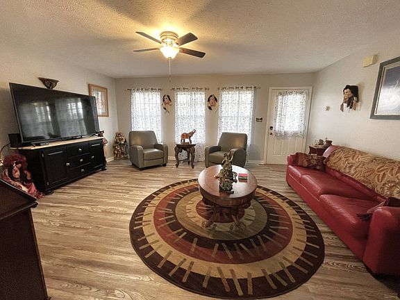 5th image of 360 Saint Edward Dr