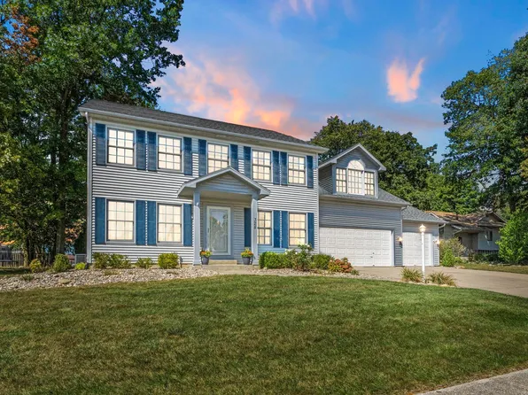 328 Cameron Hill Pl, Fort Wayne, IN 46804