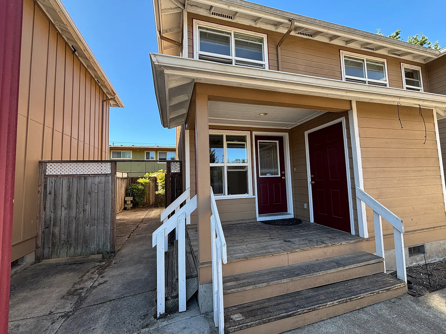 3 bed, 1.5 bath, 1150 sqft, $1,900 — Photo 1