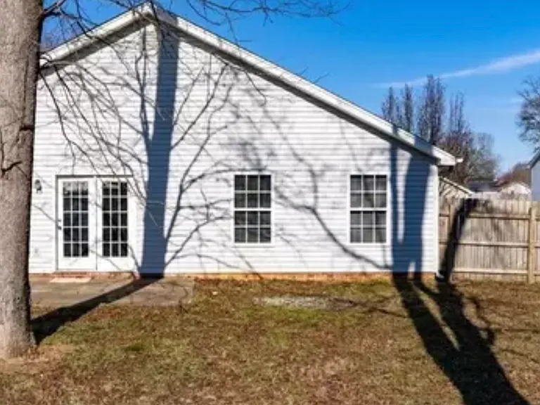 8 Sweetland Ct — Photo 18