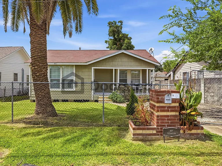 6517 Texarkana St — Photo 3