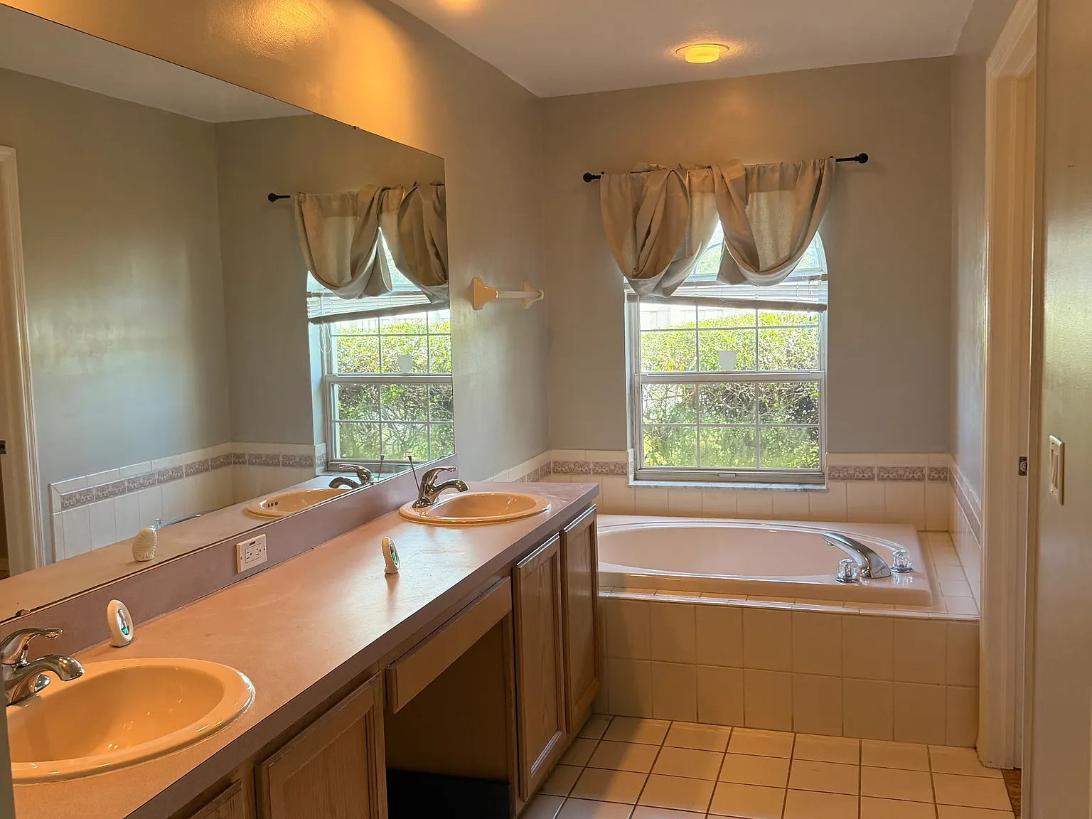 3 bed, 1449 sqft, $2,000 — Photo 3