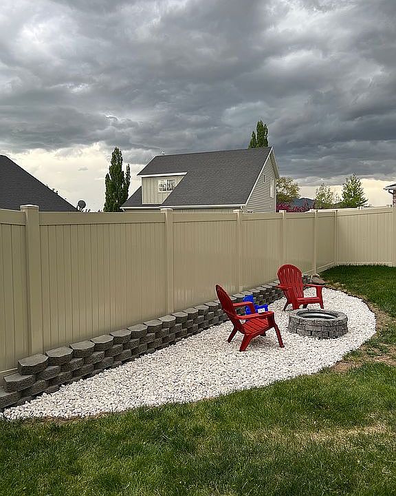 1st image of 349 Strawberry Pl